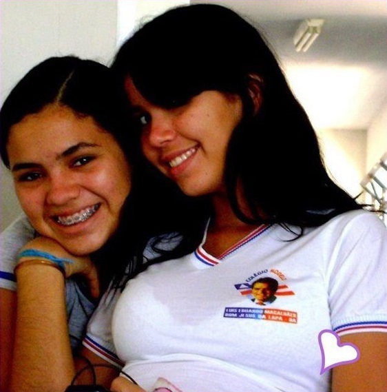 Ninfeta Mikaele caiu na net pelada e fodendo com negão