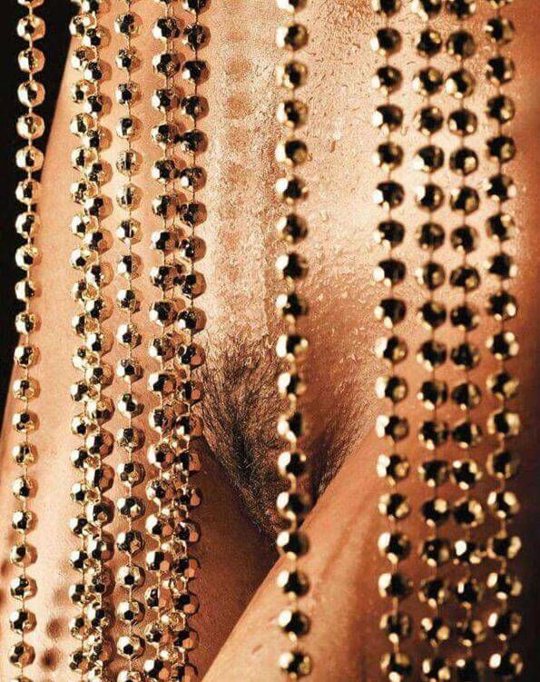 Cláudia Colucci a Cacau do BBB10 pelada na Playboy (19)