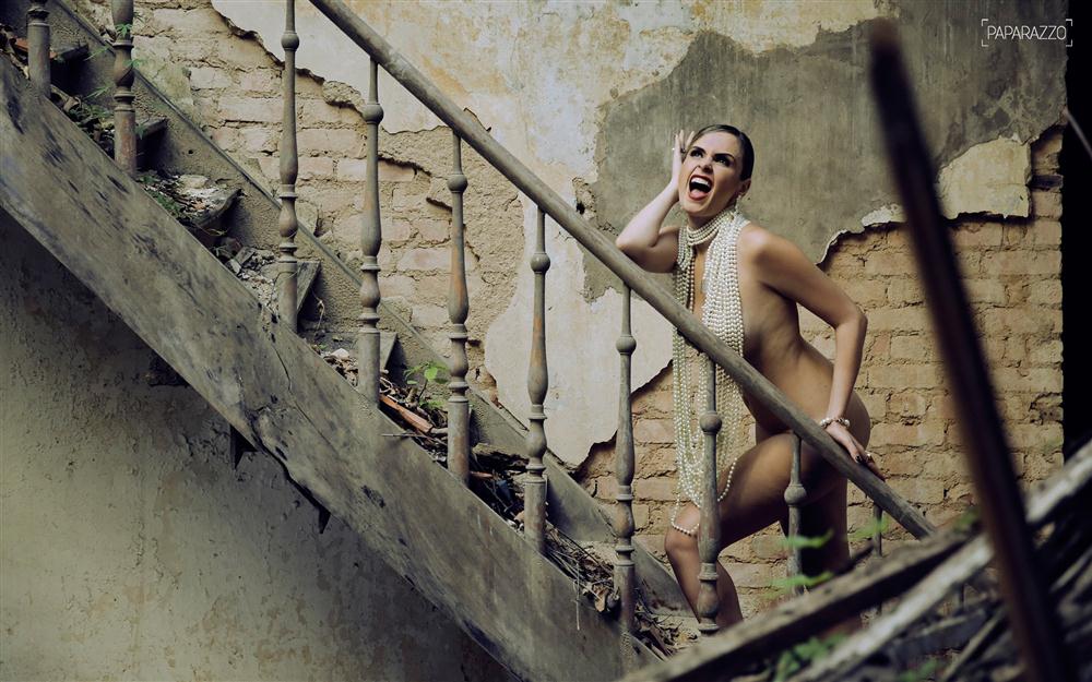 Ana Paula Renault do BBB16 semi nua no Paparazzo